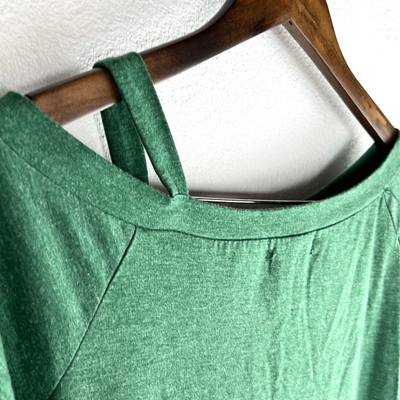 TEMOFON | 💚Cold Shoulder Loose Long-Sleeved Gathered Front Shirt - Picture 6 of 8